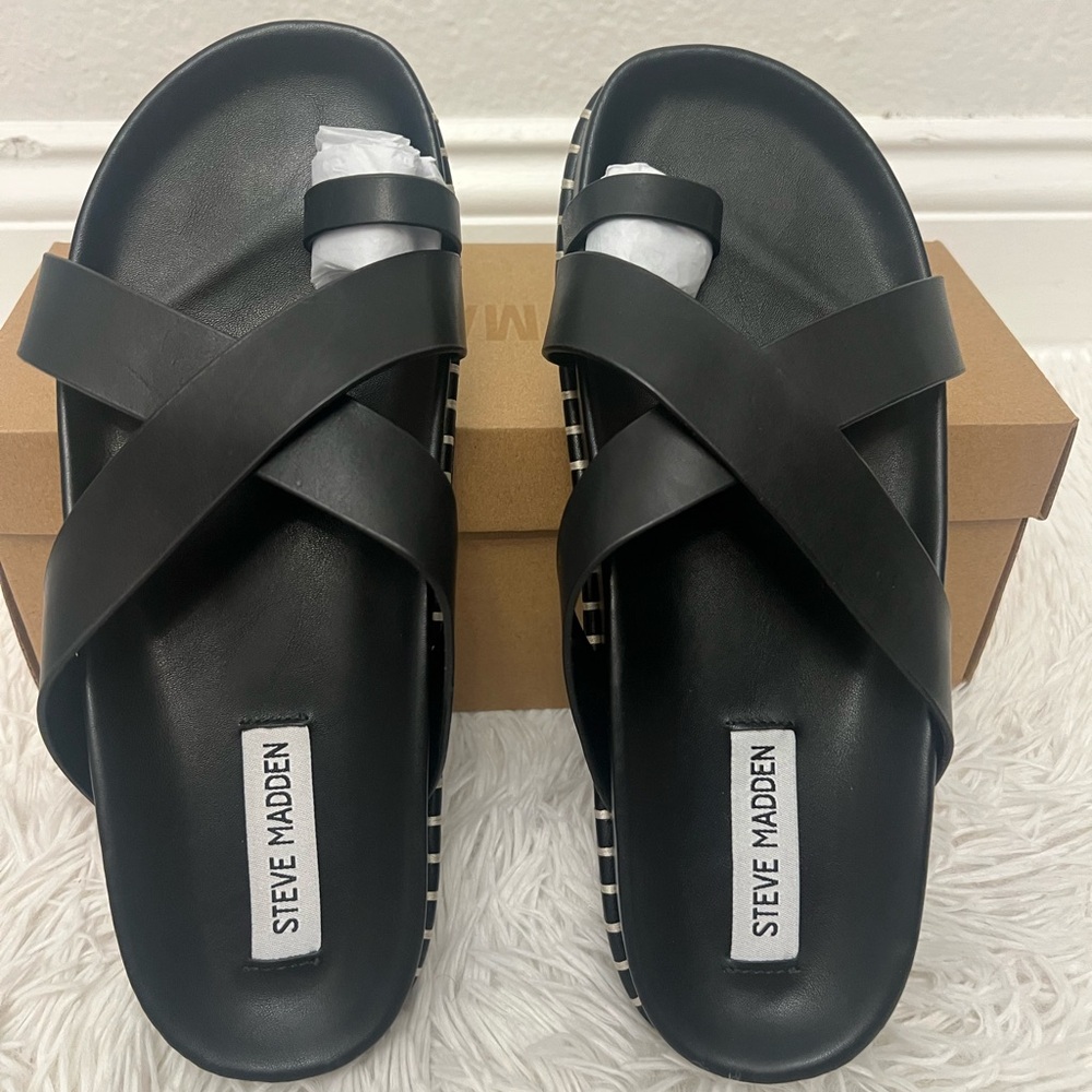 Steve Madden Black Viena Slide Sandal - Picture 6 of 12